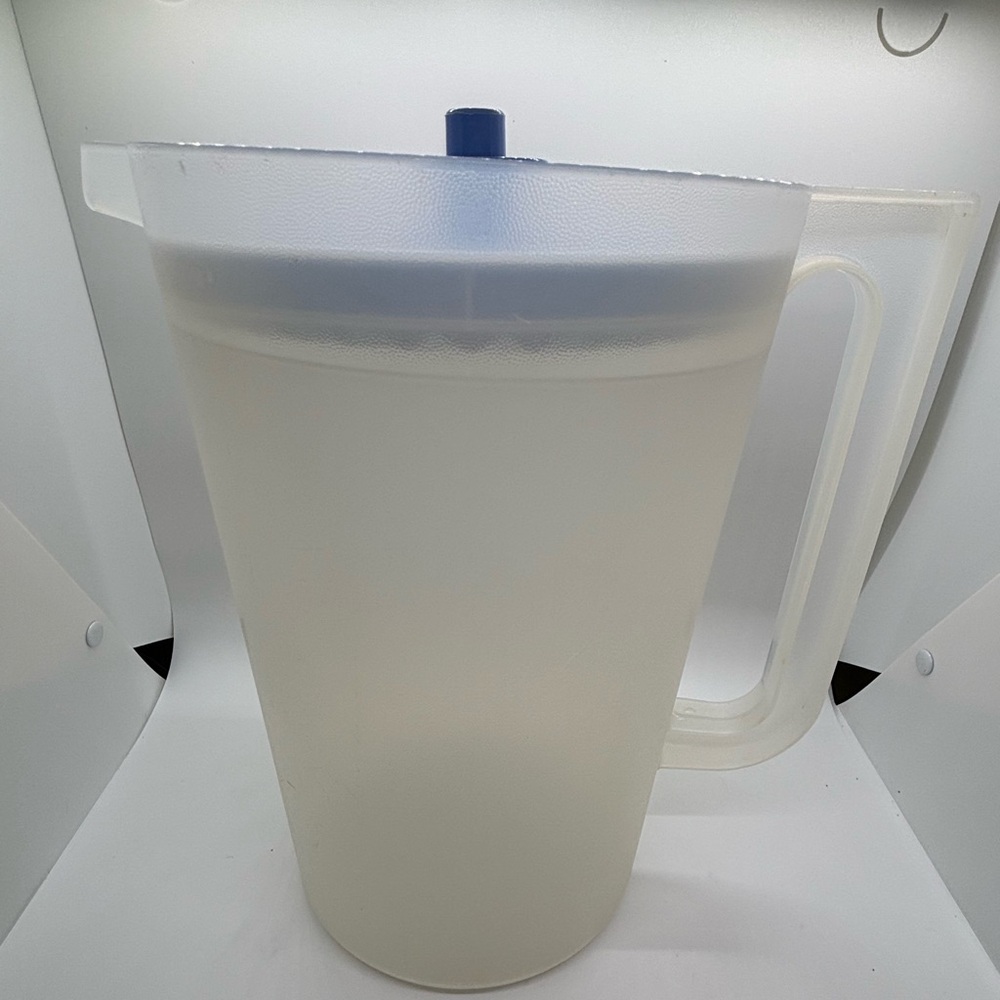 Tupperware Gallon Pitcher - Picture 2 of 2